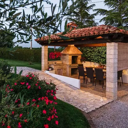 Ferienhaus Danijel Kaštelir